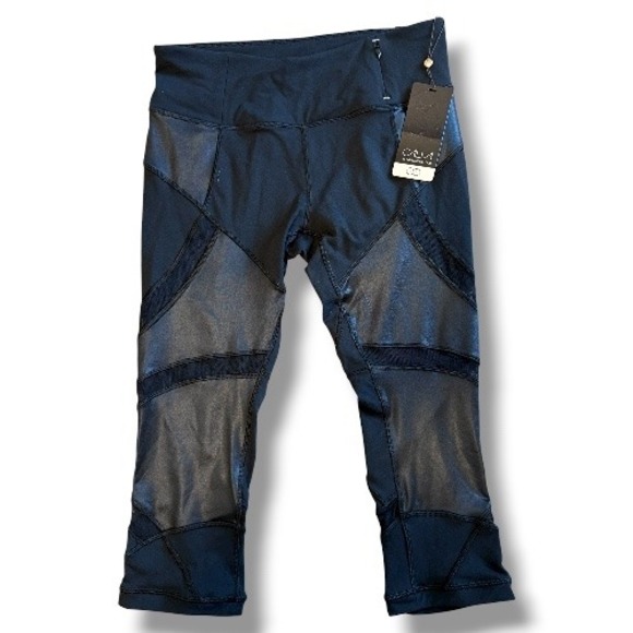 CALIA by Carrie Underwood Medium Black Shine Pieced Capri Leggings - Picture 1 of 7